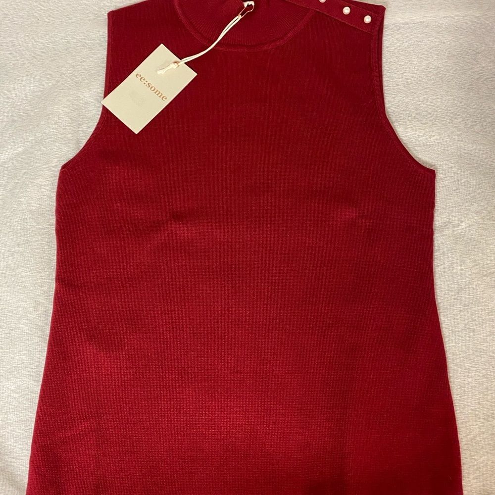 NWT Eesome sleeveless ribbed mock neck sweater (Size: S)